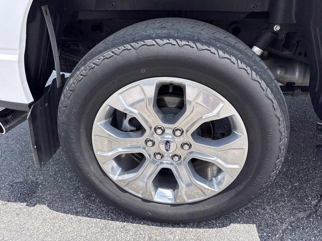2023 Star White Metallic Tri-Coat Ford F-150 Platinum 4X4 Truck