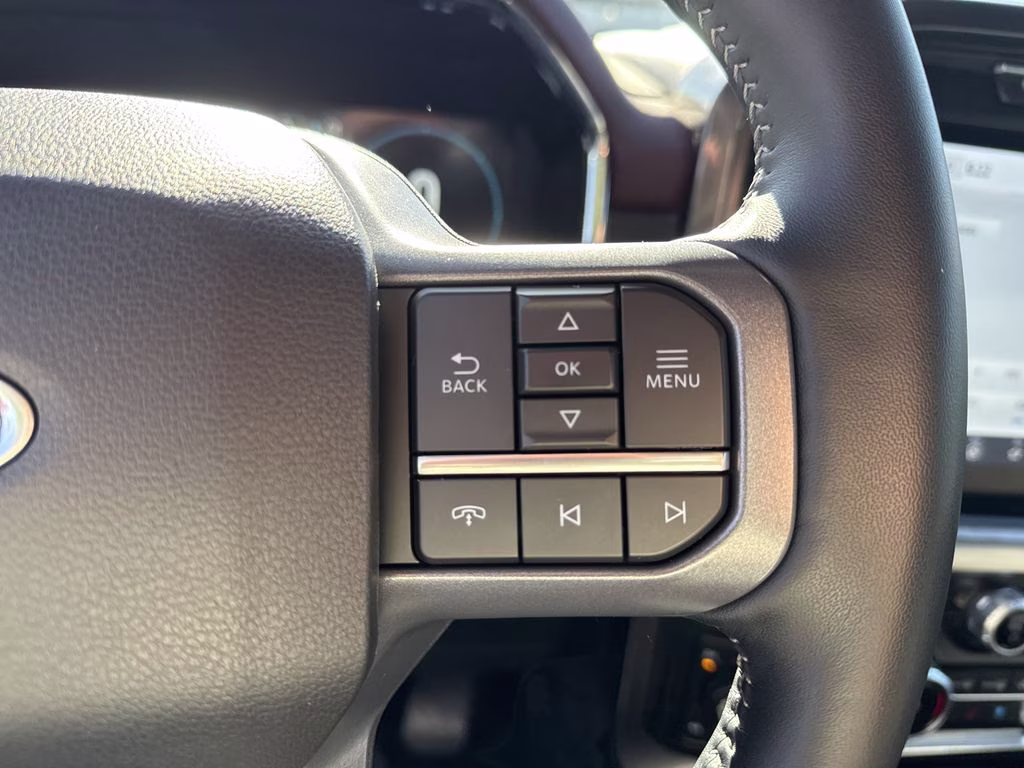 2023 Agate Black Metallic Ford F-150 Lariat 4X4 Truck