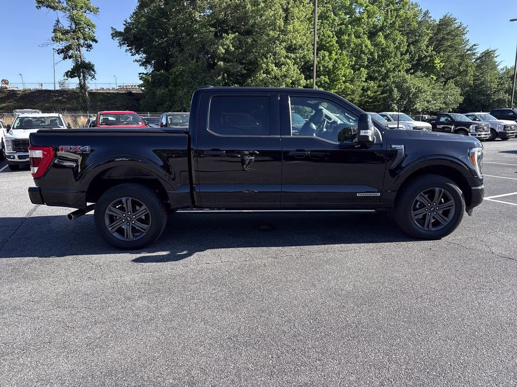 2023 Agate Black Metallic Ford F-150 Lariat 4X4 Truck