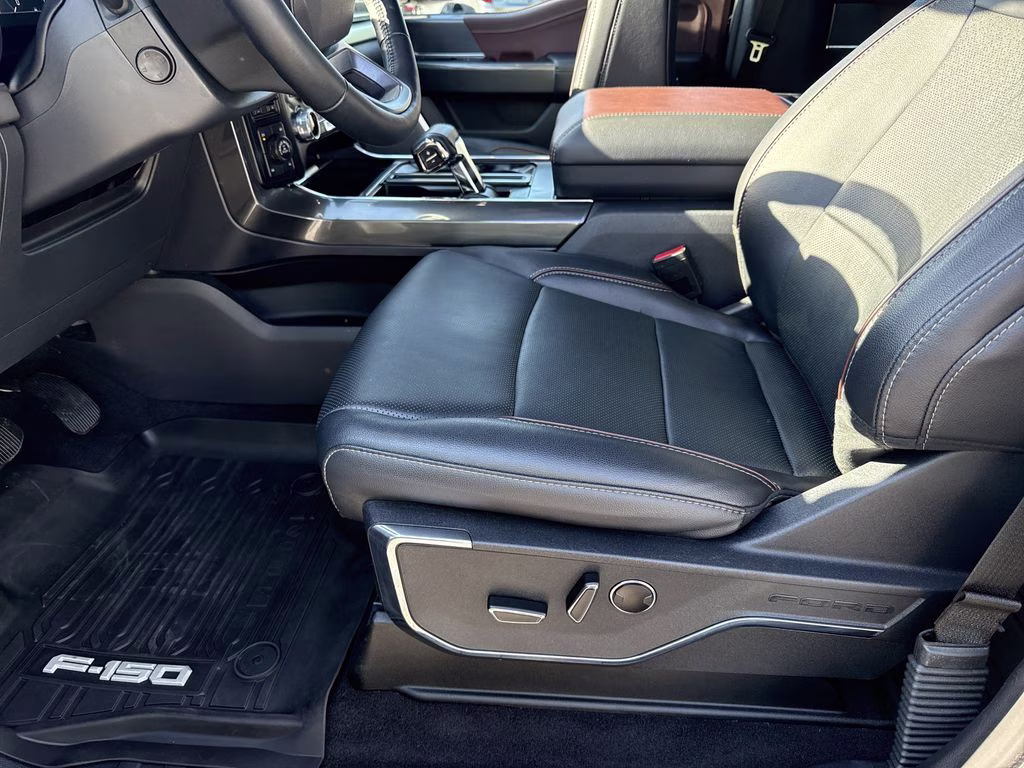 2023 Agate Black Metallic Ford F-150 Lariat 4X4 Truck