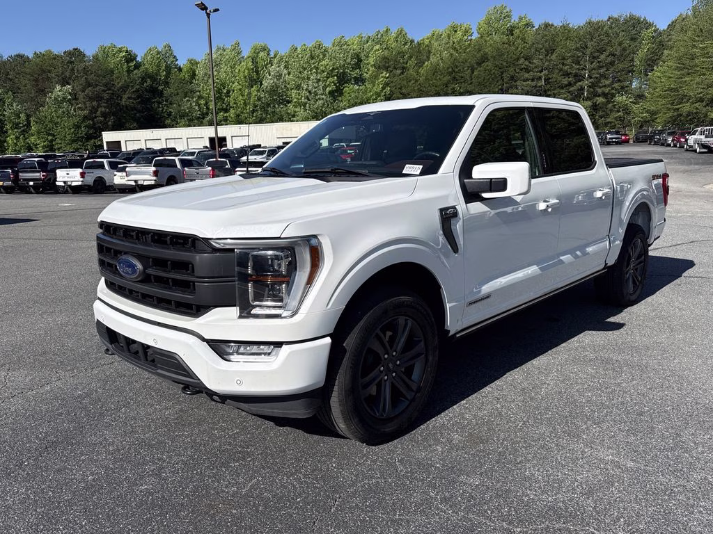 2023 Star White Metallic Tri-Coat Ford F-150 Lariat 4X4 Truck