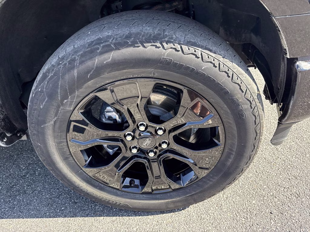 2023 Agate Black Metallic Ford F-150 Lariat 4X4 Truck