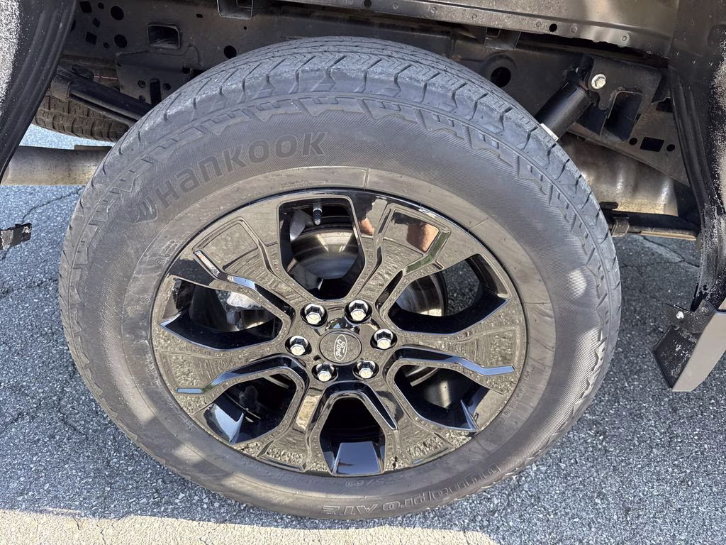 2023 Agate Black Metallic Ford F-150 Lariat 4X4 Truck