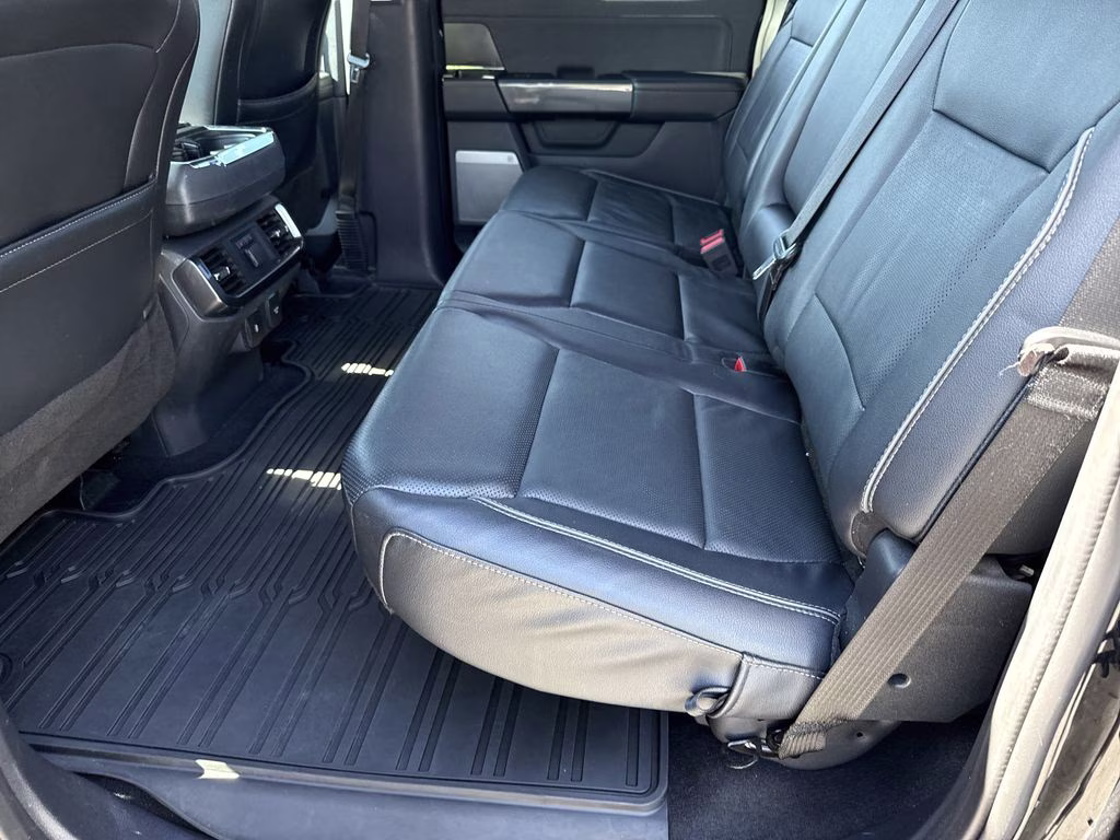 2023 Agate Black Metallic Ford F-150 Lariat 4X4 Truck