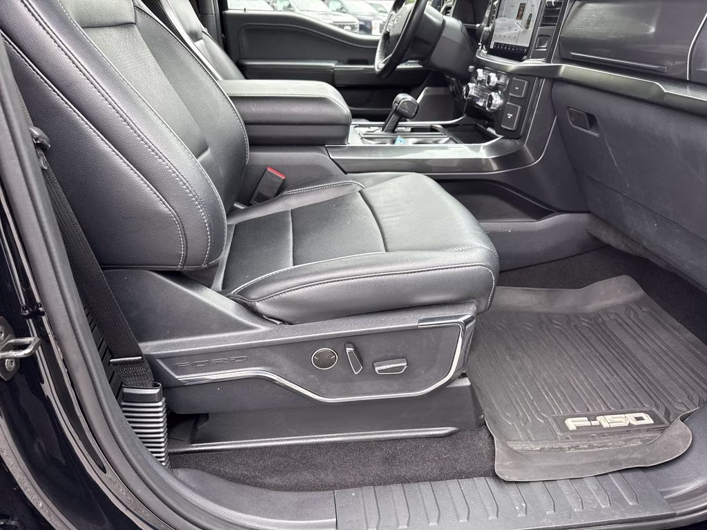 2023 Agate Black Metallic Ford F-150 Lariat 4X4 Truck
