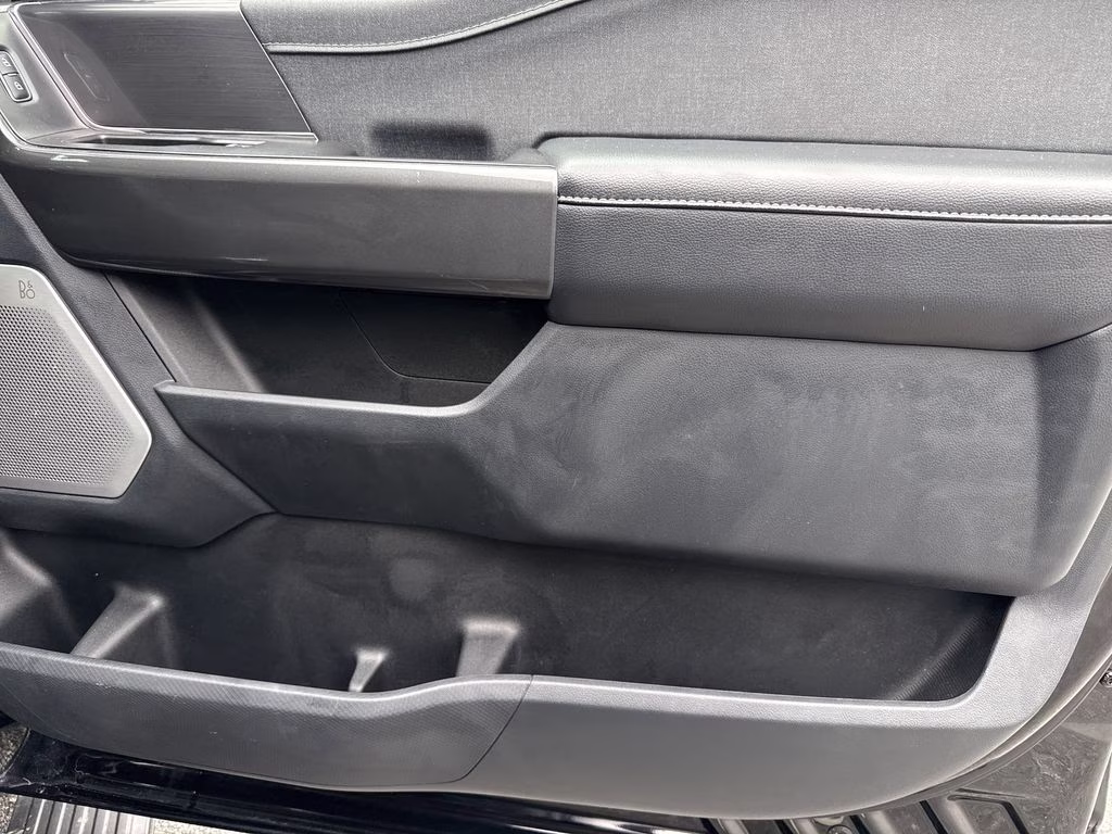 2023 Agate Black Metallic Ford F-150 Lariat 4X4 Truck