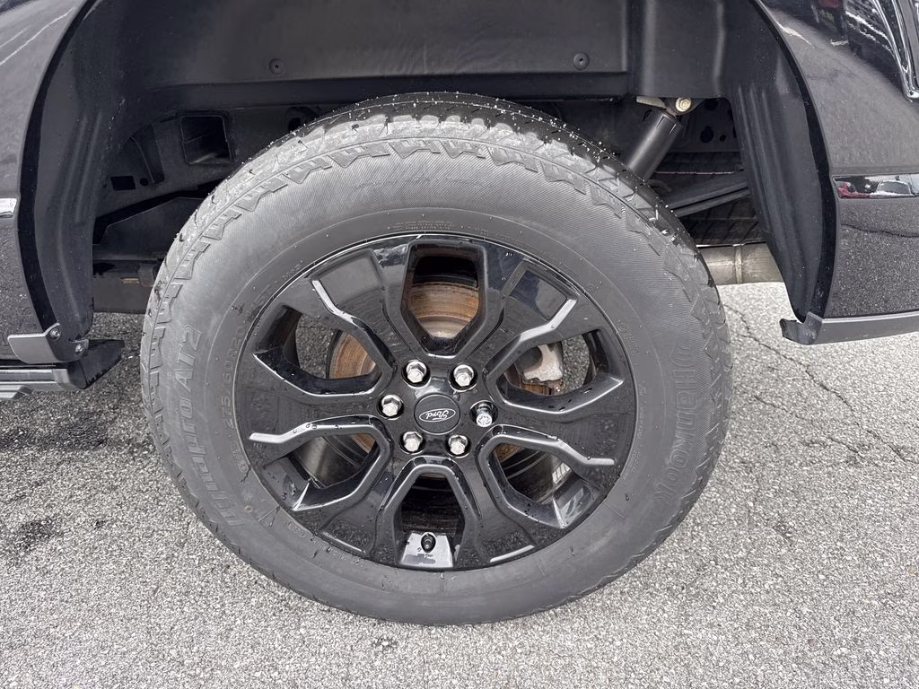 2023 Agate Black Metallic Ford F-150 Lariat 4X4 Truck