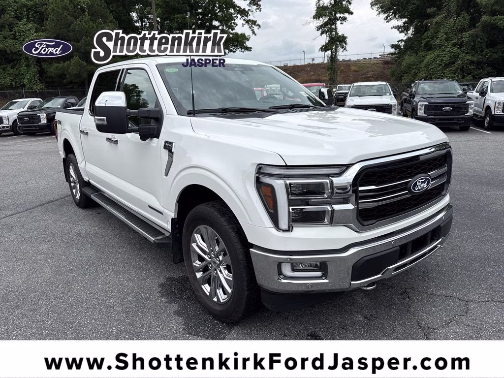 2024 Star White Metallic Tri-Coat Ford F-150 Lariat 4X4 Truck