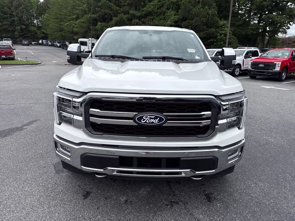 2024 Star White Metallic Tri-Coat Ford F-150 Lariat 4X4 Truck