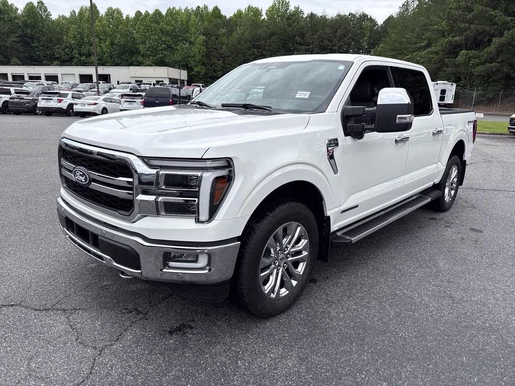 2024 Star White Metallic Tri-Coat Ford F-150 Lariat 4X4 Truck