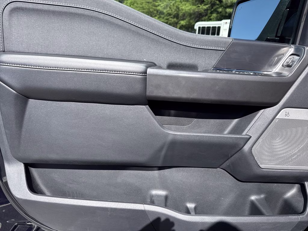 2024 Antimatter Blue Metallic Ford F-150 Lariat 4X4 Truck