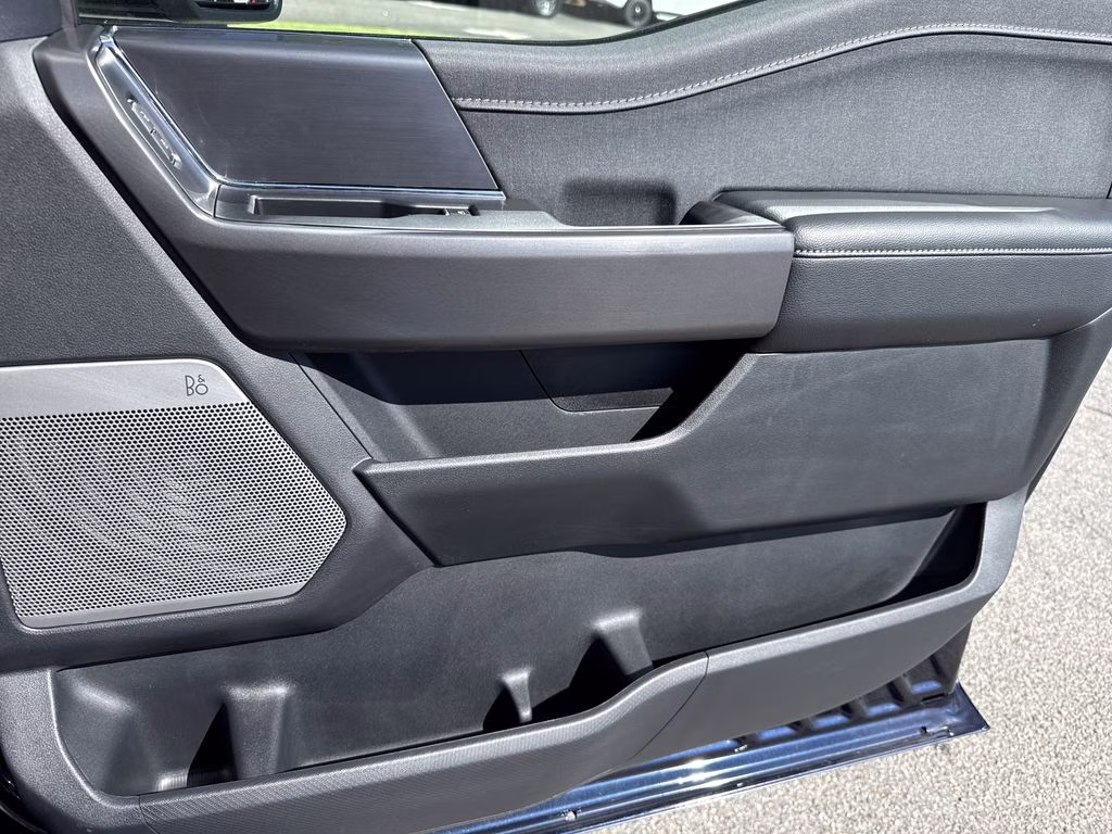 2024 Antimatter Blue Metallic Ford F-150 Lariat 4X4 Truck