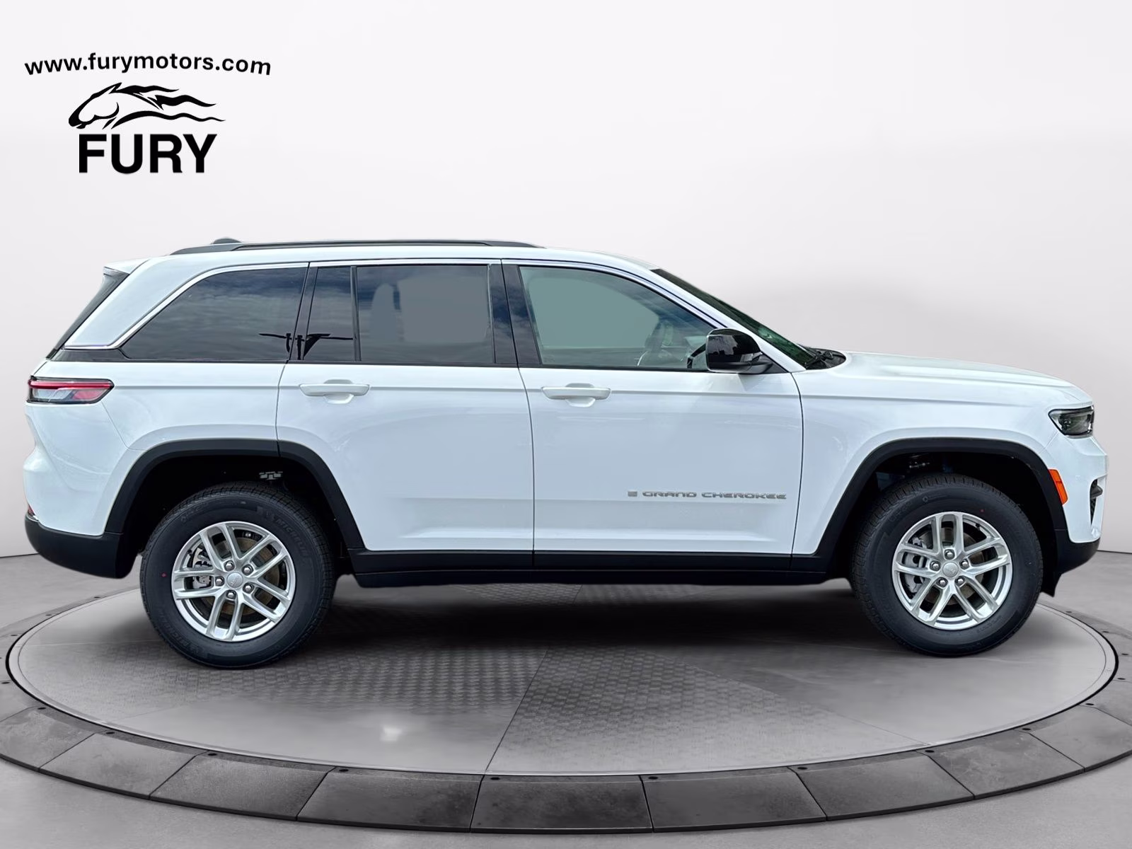 2026 Bright White Clearcoat Jeep Grand Cherokee Laredo 4X4 SUV