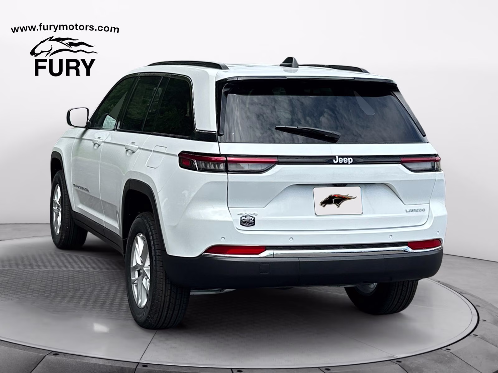 2026 Bright White Clearcoat Jeep Grand Cherokee Laredo 4X4 SUV