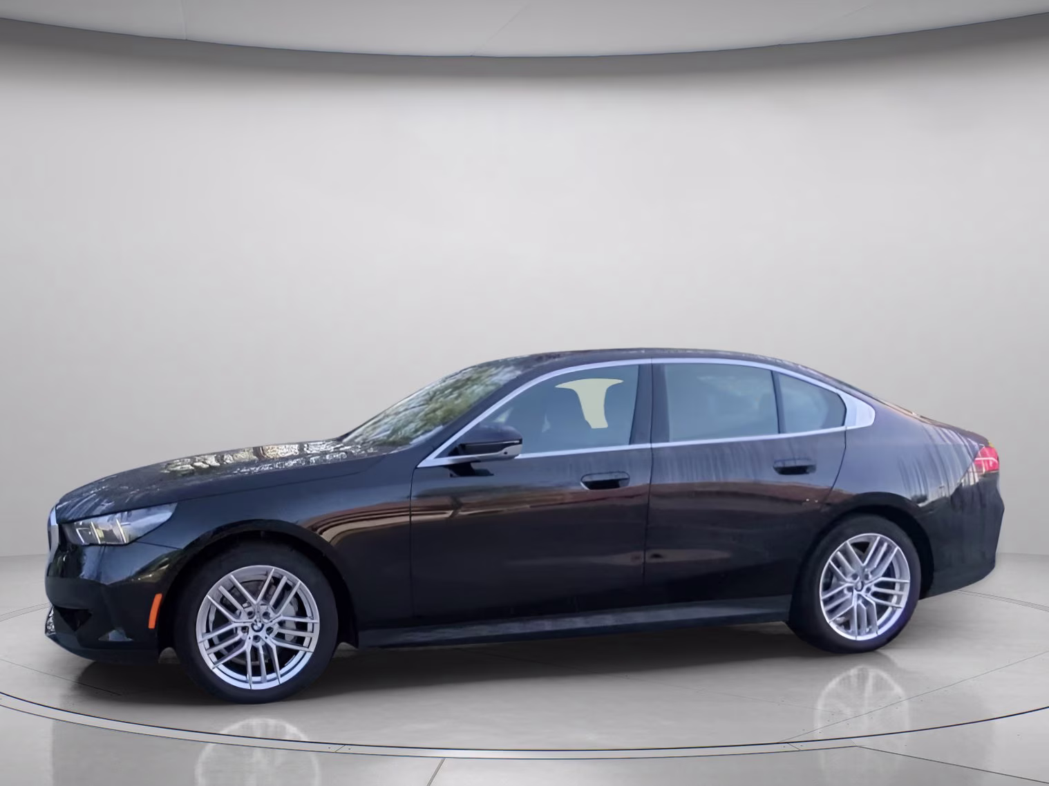 2025 Black Sapphire Metallic BMW 5 Series 530i RWD Sedan