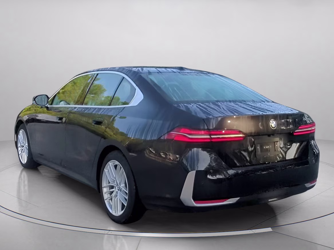 2025 Black Sapphire Metallic BMW 5 Series 530i RWD Sedan