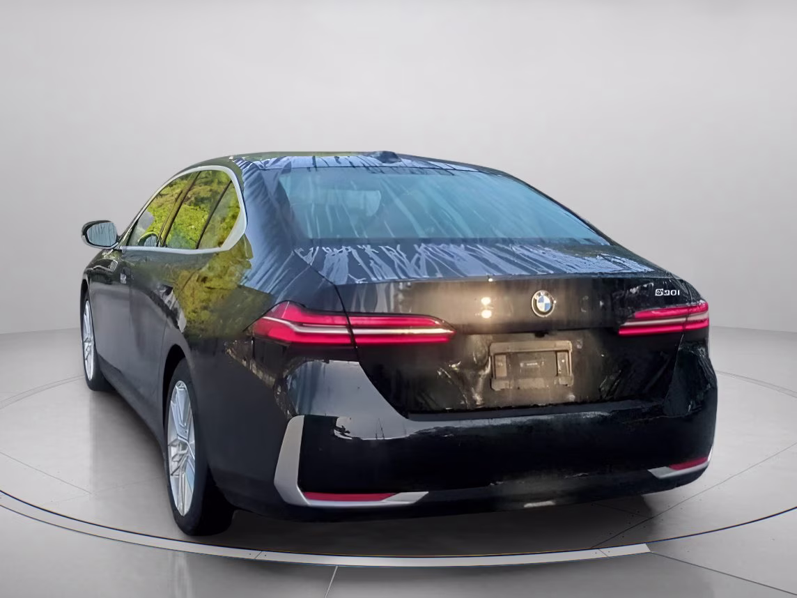 2025 Black Sapphire Metallic BMW 5 Series 530i RWD Sedan
