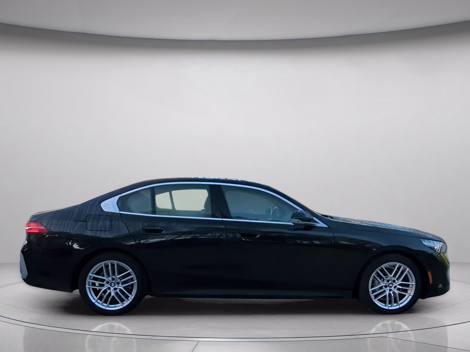 2025 Black Sapphire Metallic BMW 5 Series 530i RWD Sedan