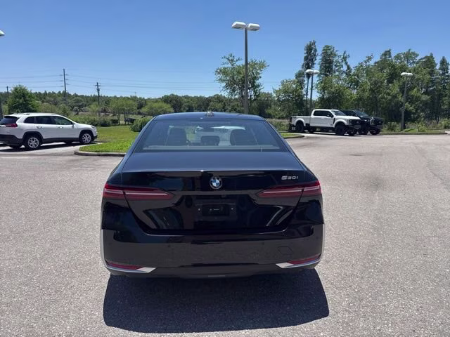 2025 Black Sapphire Metallic BMW 5 Series 530i RWD Sedan
