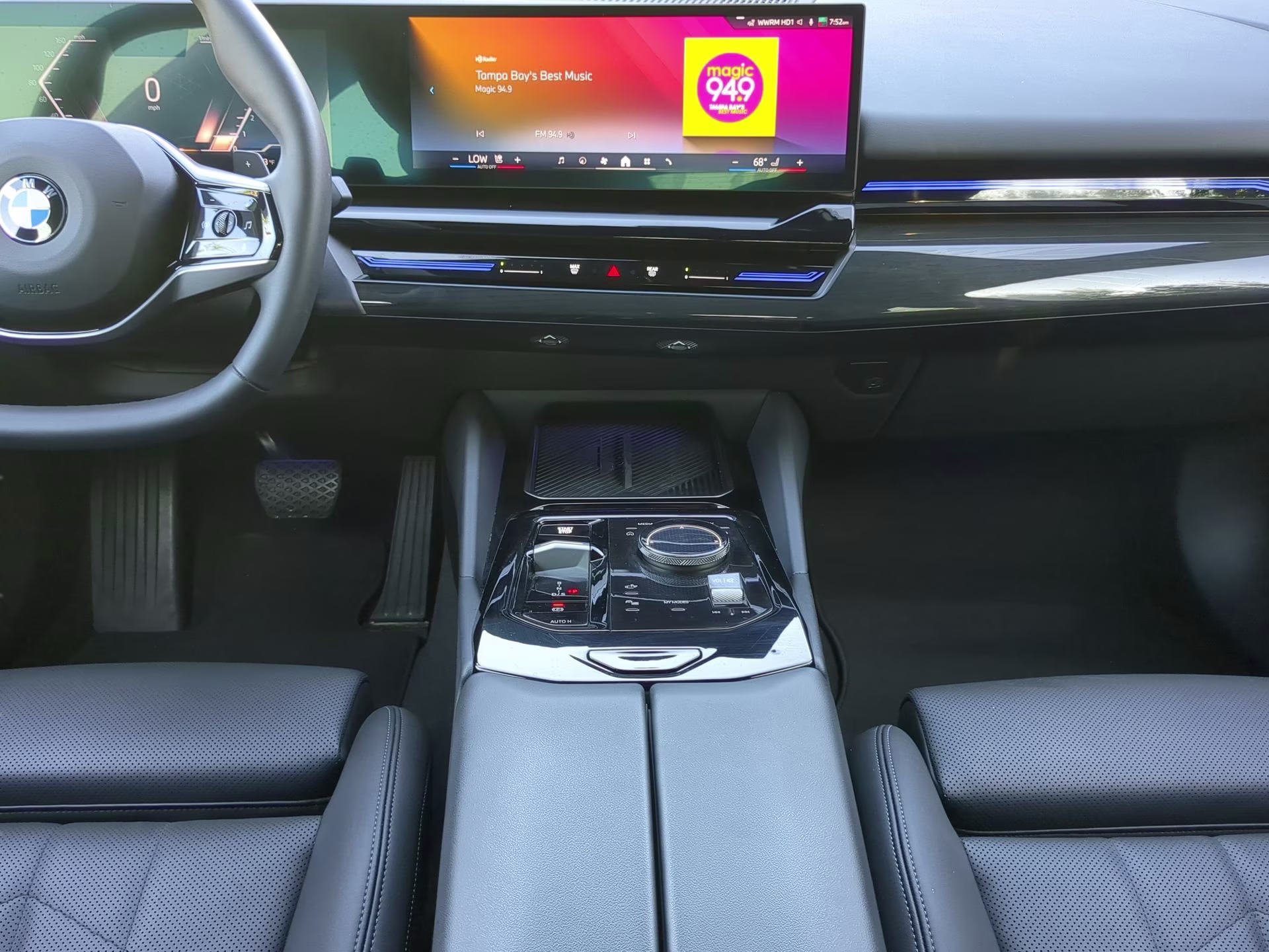 2025 Black Sapphire Metallic BMW 5 Series 530i RWD Sedan