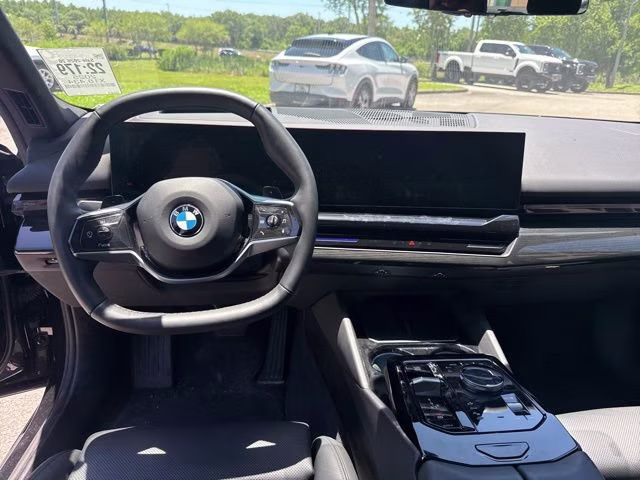 2025 Black Sapphire Metallic BMW 5 Series 530i RWD Sedan