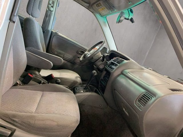 2002 Silver Metallic Chevrolet Tracker Base 4X4 SUV