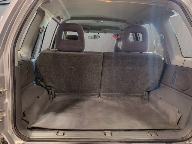 2002 Silver Metallic Chevrolet Tracker Base 4X4 SUV