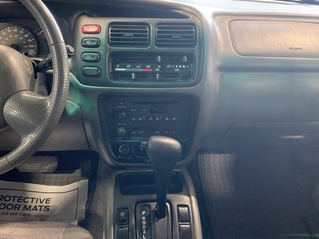 2002 Silver Metallic Chevrolet Tracker Base 4X4 SUV