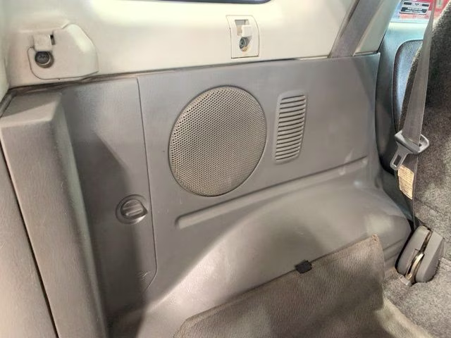 2002 Silver Metallic Chevrolet Tracker Base 4X4 SUV