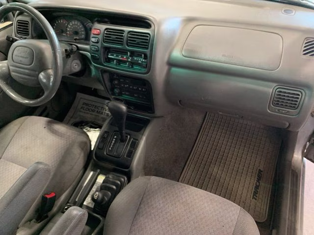 2002 Silver Metallic Chevrolet Tracker Base 4X4 SUV