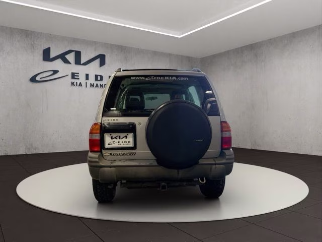 2002 Silver Metallic Chevrolet Tracker Base 4X4 SUV