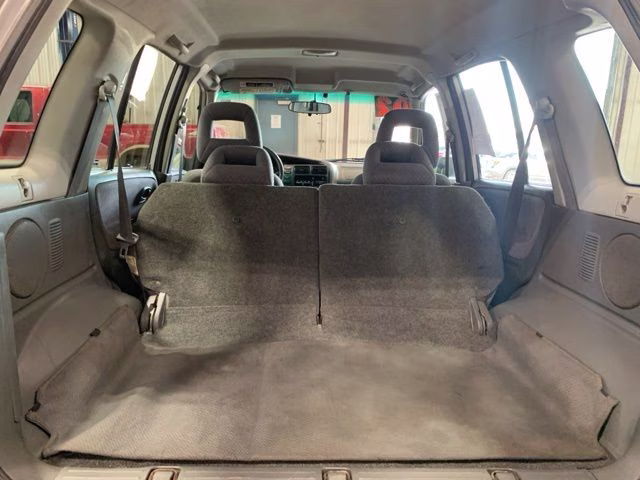 2002 Silver Metallic Chevrolet Tracker Base 4X4 SUV