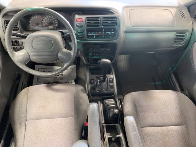 2002 Silver Metallic Chevrolet Tracker Base 4X4 SUV