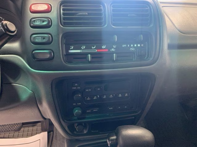 2002 Silver Metallic Chevrolet Tracker Base 4X4 SUV