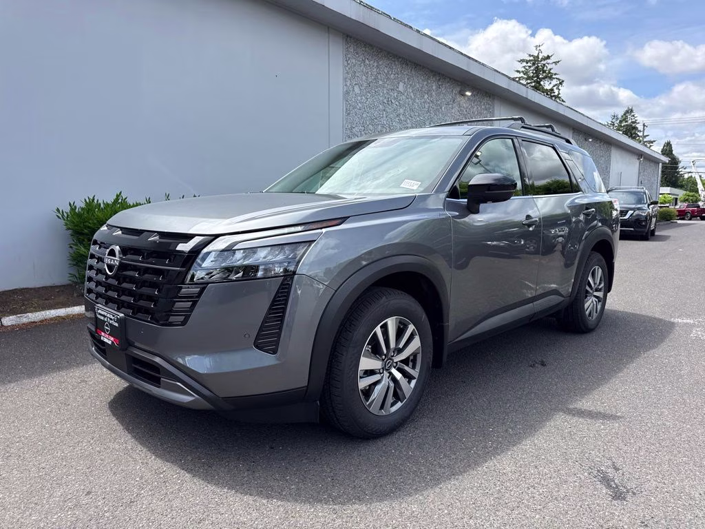 2026 Nissan Pathfinder SL 4WD's photo