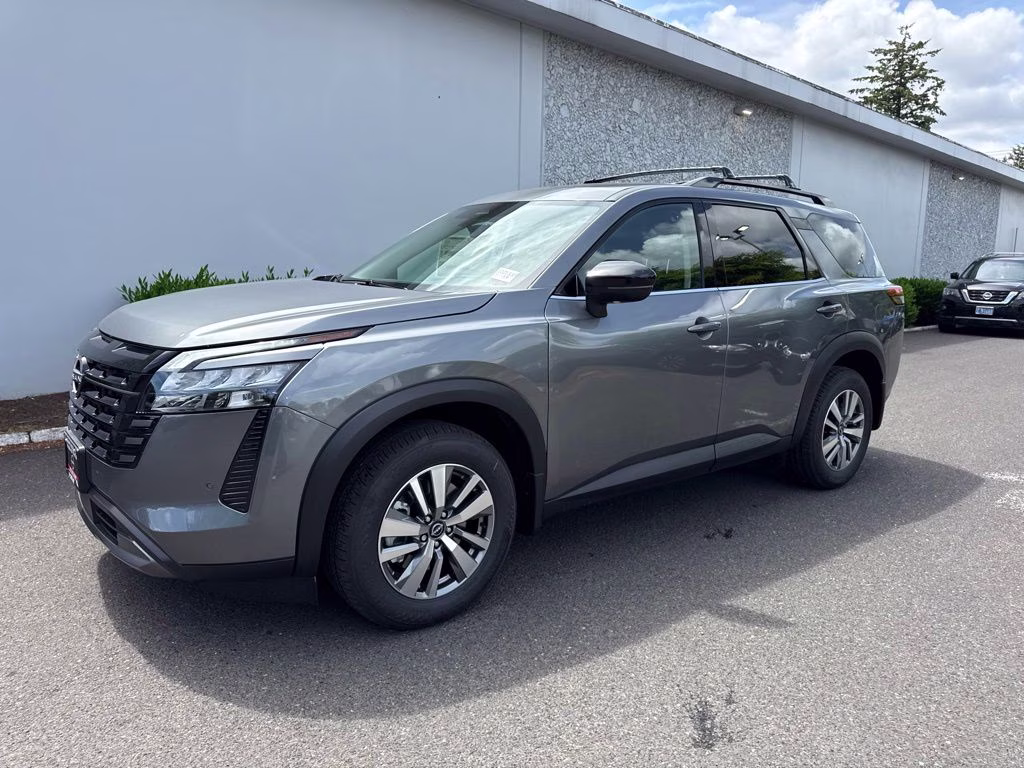 2026 Gun Metallic Nissan Pathfinder SL 4X4 SUV