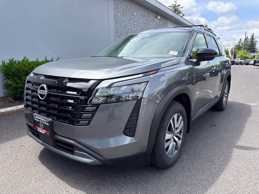 2026 Gun Metallic Nissan Pathfinder SL 4X4 SUV