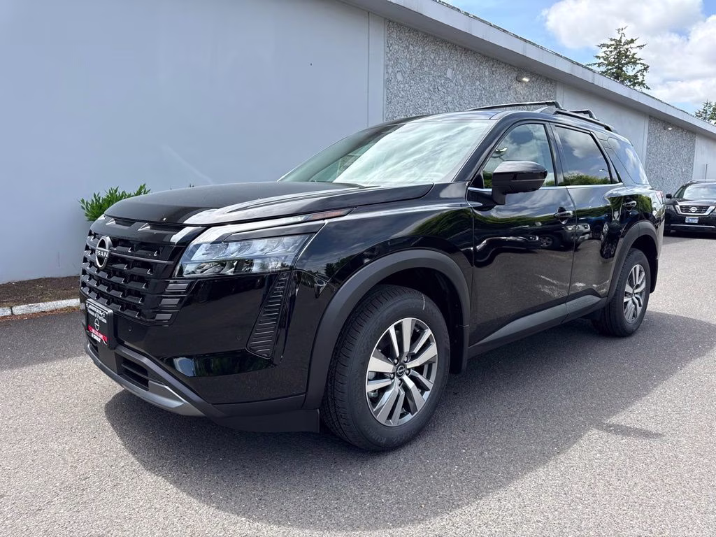2026 Nissan Pathfinder SL 4WD's photo