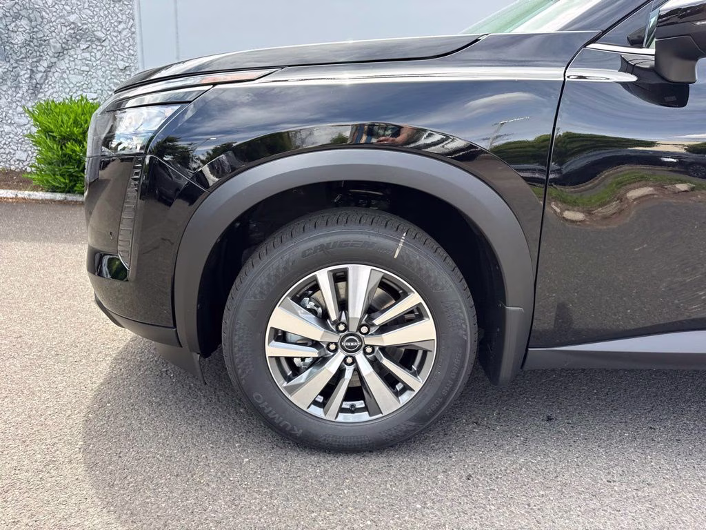2026 Super Black Nissan Pathfinder SL 4X4 SUV