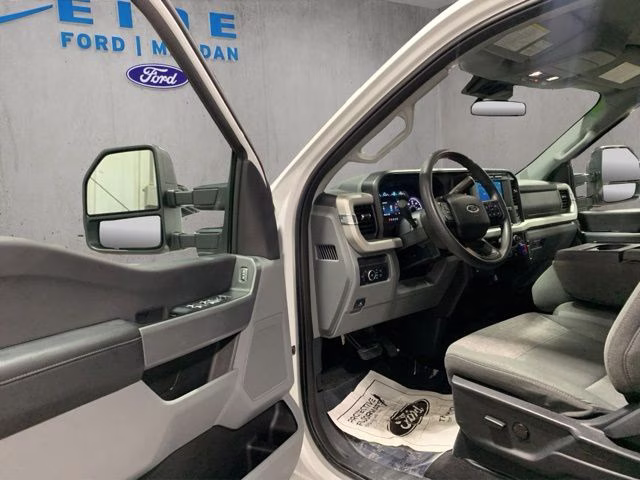 2024 Oxford White Ford Super Duty F-250 SRW XLT 4X4 Truck