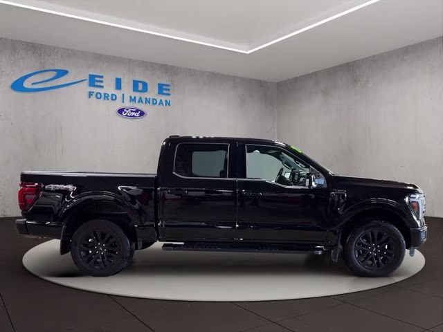 2025 Agate Black Metallic Ford F-150 Lariat 4X4 Truck