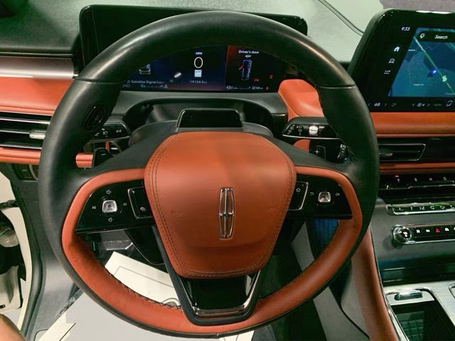 2025 Ceramic Pearl Metallic Tri-Coat Lincoln Aviator Reserve AWD SUV
