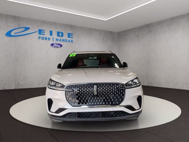 2025 Ceramic Pearl Metallic Tri-Coat Lincoln Aviator Reserve AWD SUV