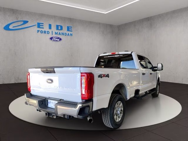 2024 Oxford White Ford Super Duty F-250 SRW XLT 4X4 Truck