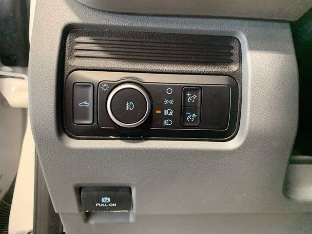 2024 Oxford White Ford Super Duty F-250 SRW XLT 4X4 Truck