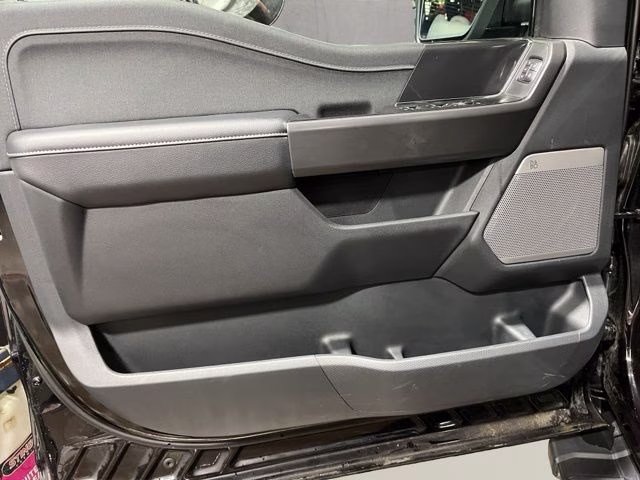 2025 Agate Black Metallic Ford F-150 Lariat 4X4 Truck