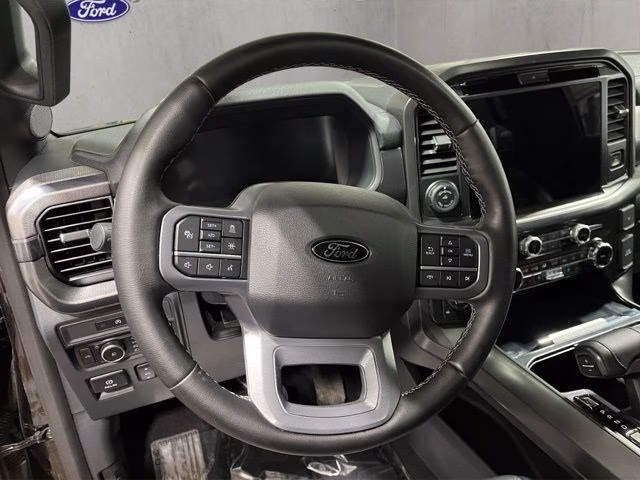 2025 Agate Black Metallic Ford F-150 Lariat 4X4 Truck