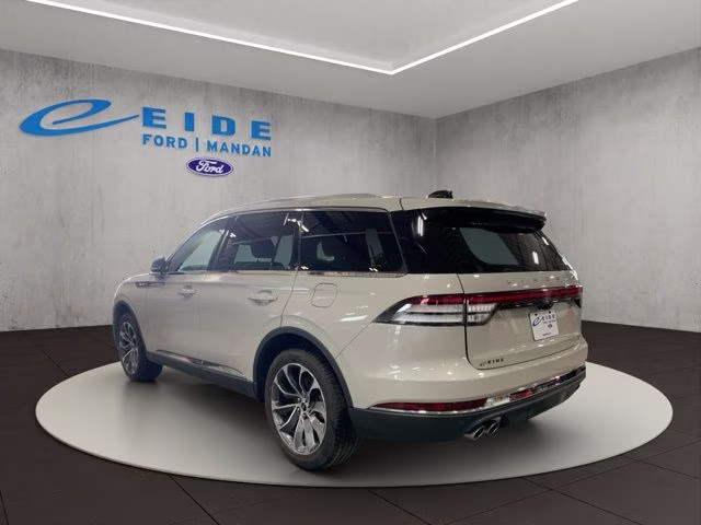 2025 Ceramic Pearl Metallic Tri-Coat Lincoln Aviator Reserve AWD SUV