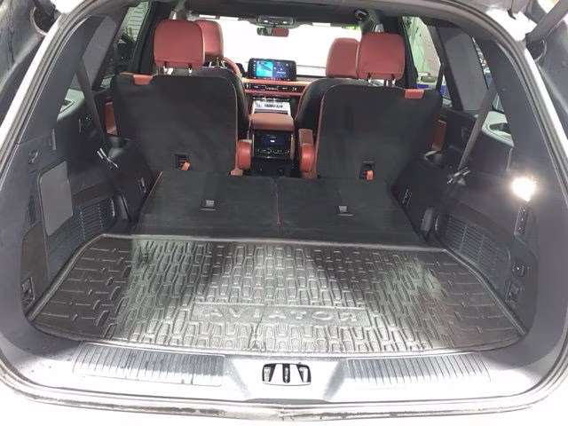 2025 Ceramic Pearl Metallic Tri-Coat Lincoln Aviator Reserve AWD SUV