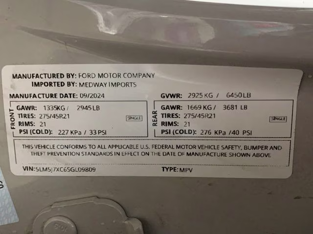 2025 Ceramic Pearl Metallic Tri-Coat Lincoln Aviator Reserve AWD SUV